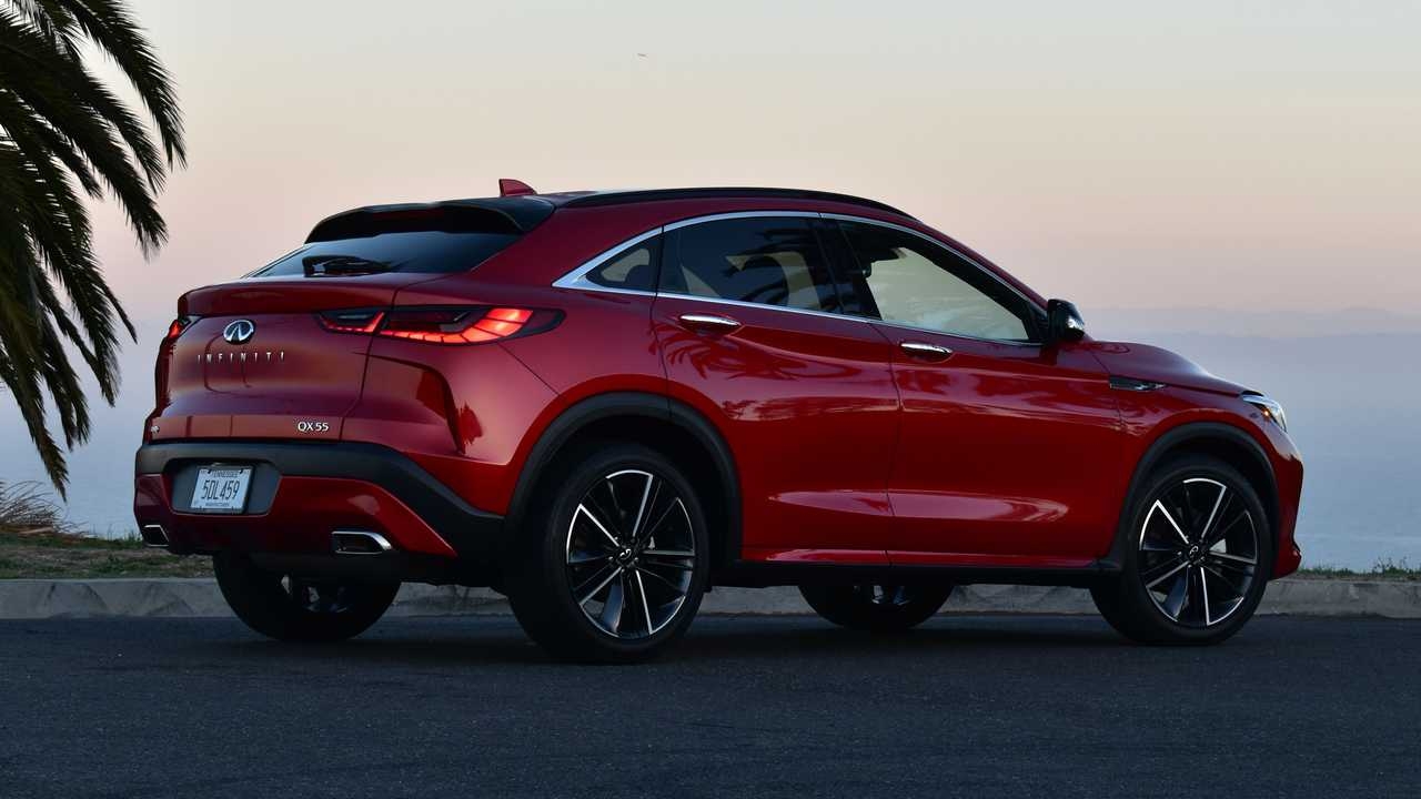 Infiniti sherbrooke qx55 2022 vs bmw x4 5